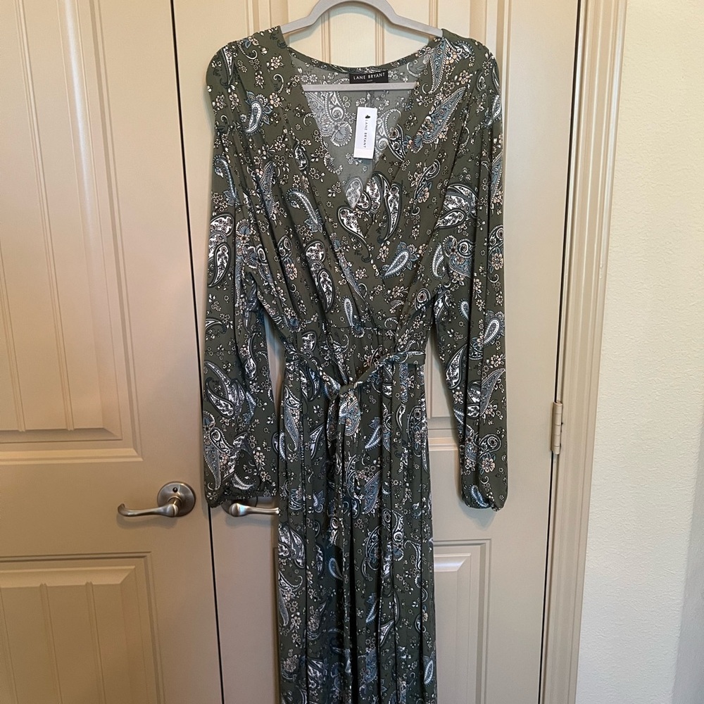 NWT Lane Bryant Green and Black Wrap Gown with Bishop Sleeves